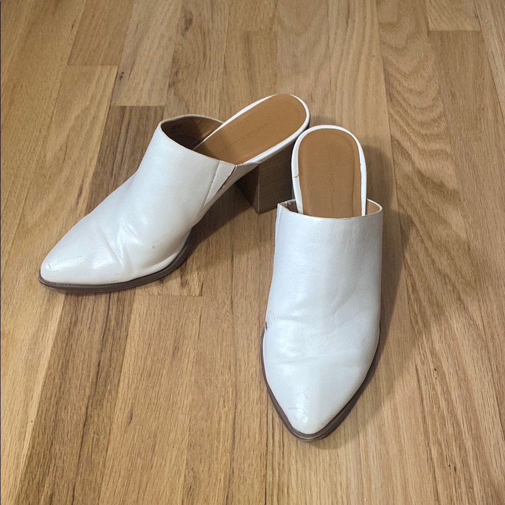 Report White Leather Pointed-Toe Mules